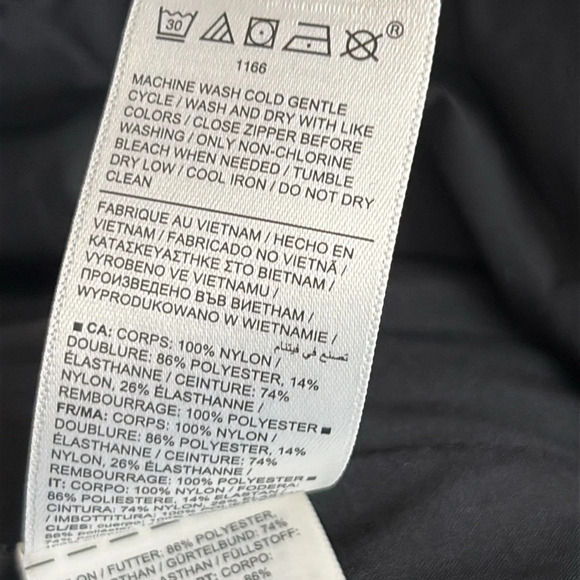 Athleta Apres Ski Quilted Short in Black - NWOT - Size 16 - Picture 8 of 8